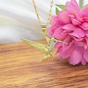 18k Gold Hummingbird Necklace